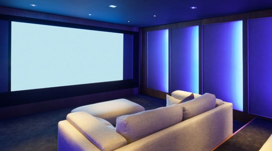 How to Choose the Right Projector Screen for Your Home Theater